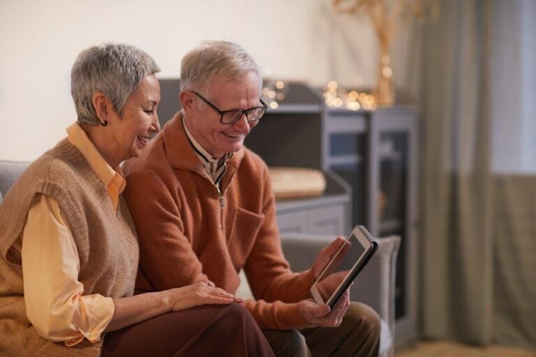 4 Creative Ways for Elders to Connect with Family Despite Distance