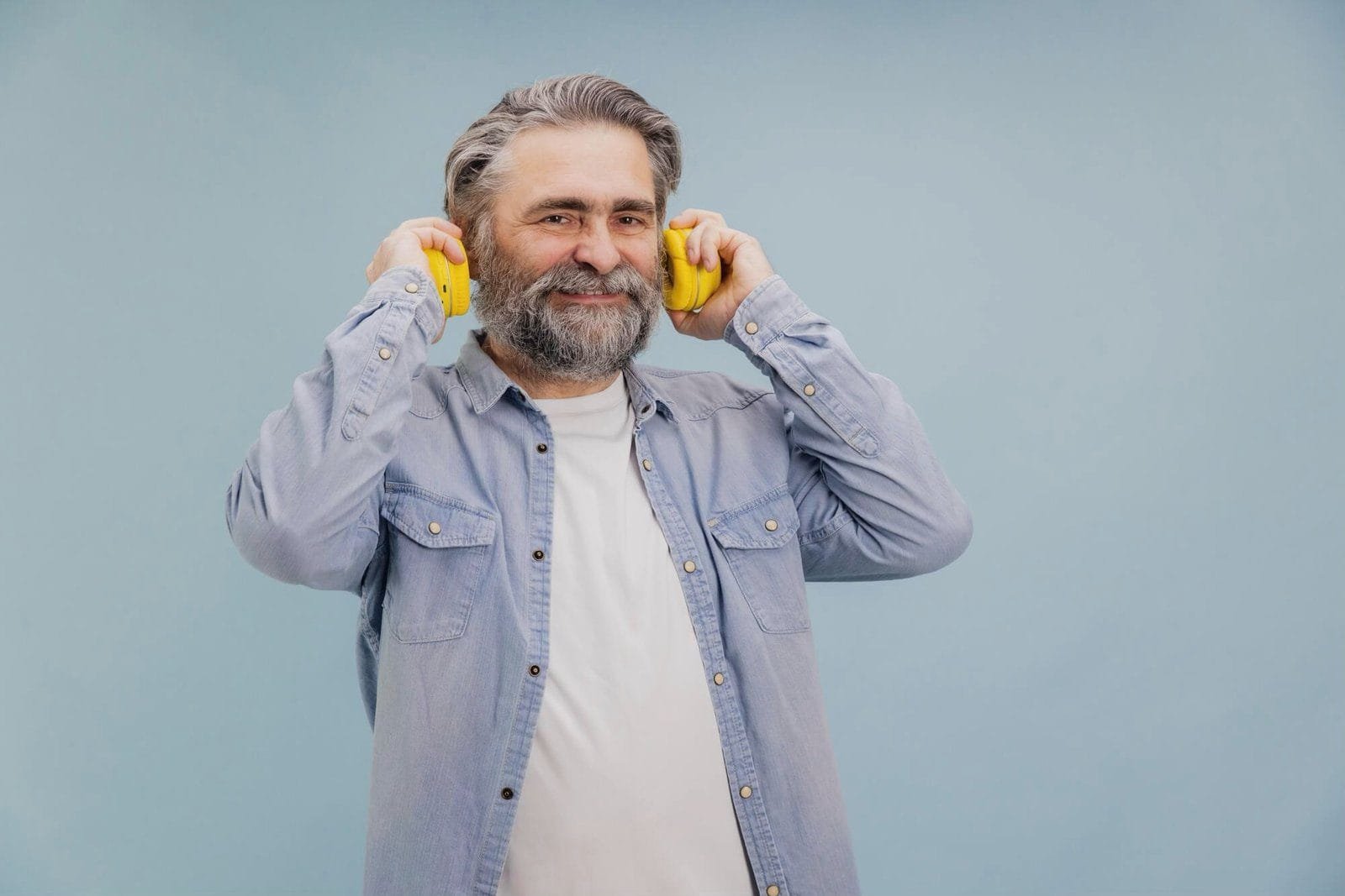 Maintaining Hearing Health: Everyday Habits for Aging Gracefully